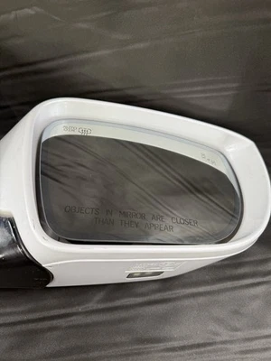 2014-2016 HYUNDAI EQUUS SIDE MIRROR OEM RIGHT PASSENGER SIDE W/BLIND SPOT HEATED - Image 1 of 4