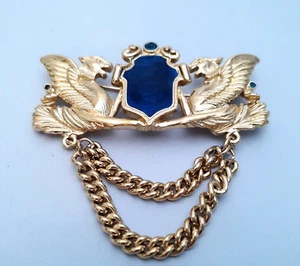 Vintage Trifari Griffon Coat of Arms Brooch Blue Enamel Gold Tone Chain Dangles - Picture 1 of 8