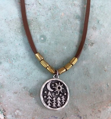 NUEVO Sundance Charm Collar Cuero Marrón Cordón Hecho a Mano Artesanal Plata Joyería Foto 1 de 4