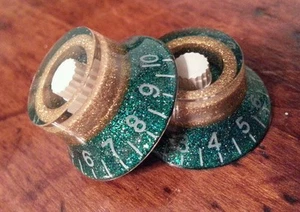 2 Gitarren Zylinder Lautstärke/Ton Regler. Green Fk/Gold Fk/Wht JAT CUSTOM GITARRENTEILE - Bild 1 von 6
