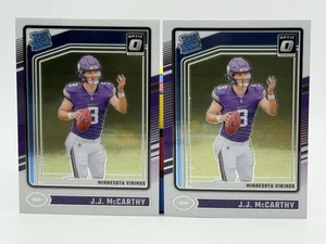 x2 2024 Panini Donruss Optic J.J. McCarthy Rated Rookie Base RC #235 Vikings - Foto 1 di 2