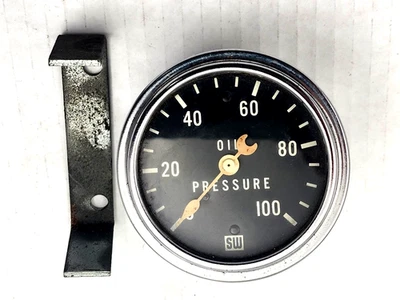 RARO S/W Stewart Warner 2-5/8 Media Luna-Aguja 100 lb Medidor de Presión de Aceite Hot Rod Foto 1 de 4
