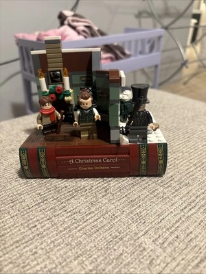 LEGO Seasonal: Charles Dickens Tribute (40410) Missing Some Pieces USED - Image 1 of 4
