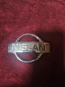 Nissan Emblem Logo - Picture 1 of 3