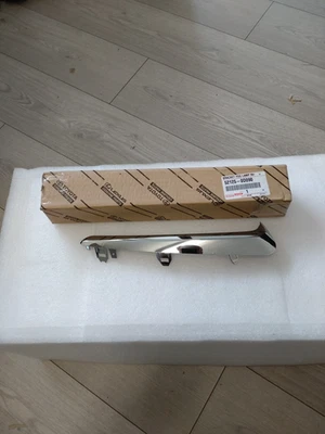 TOYOTA YARIS LUZ ANTINIEBLA MOLDURA P/N 52125-0D090 (NUEVO) (AP236FB) Foto 1 de 4