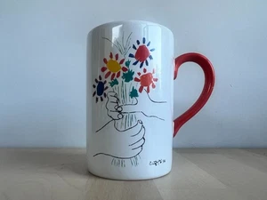 Picasso Living Hands and Flowers 1958 Kaffeebecher Masterpiece Editions orange - Bild 1 von 6