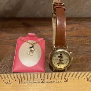 RELOJ Y COLLAR VINTAGE DISNEY MUSICAL DAMAS - TONO DORADO - AUTÉNTICO DISNEY - Imagen 1 de 15