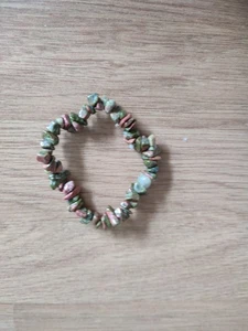 Unakite Chip Bracelet - Elasticated For Easy Wear - Picture 1 of 1