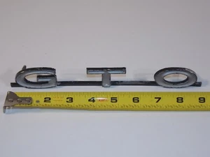 De colección 64 65 66 67 Pontiac GTO Coche Vehículo Cuarto Panel Emblema Insignia Escritura - Imagen 1 de 10