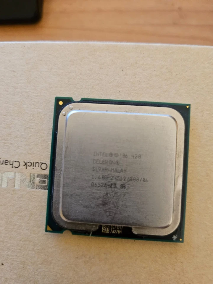 CPU INTEL CELERON 420 '06 LGA775 SL9XR 1.60 GHz - Immagine 1 di 1