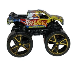 Hot Wheels Monster Jam Team Hot Wheels Track Aces Smooth Tires (1:64, Diecast) - Picture 1 of 5