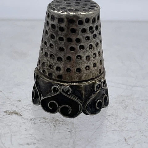 Antique “RARE” Mexico Silver Thimble Beautiful Cover