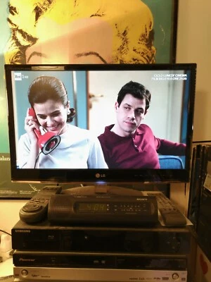 TV LG SUPER LED 2350D FULL HD USB/**PERFETTO** - Immagine 1 di 3