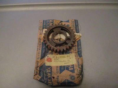 Nuevo de Lote Antiguo Yamaha OEM Tercera Rueda Engranaje 29T 1970-1971 RT1 DT1 214-17231-60 Foto 1 de 2