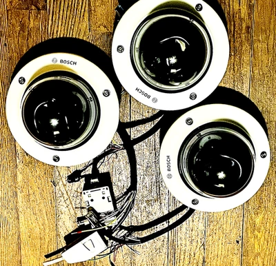 CÁMARA DOMO BOSCH NIN-733-V03P FLEXIDOME IP STARLIGHT 7000 VR, LENTE SR 3-9 MM, M Foto 1 de 2