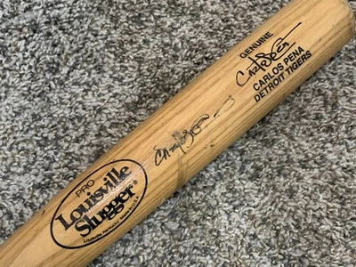 Bate Louisville Slugger autografiado por Carlos Peña buen estado Foto 1 de 4