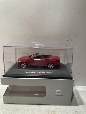 Schuco Diecast 1:43 Mercedes Benz Clase E Cabriolet Convertible Concesionario Pieza 23 Foto 1 de 4