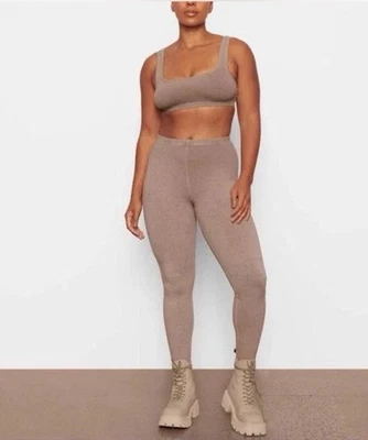 Leggings SKIMS suaves para exteriores talla L nuevos con etiquetas Foto 1 de 4