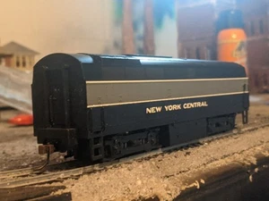 HO Scale Bachmann New York Central Baldwin B-Unit Powered W/DCC - Picture 1 of 8