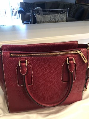 Michael Kors Women's Selby Leather Medium Messenger Bag -Cherry - Image 1 of 4
