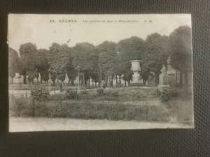 CPA 79 SEVRES - Les Jardins en face la manufacture - Imagen 1 de 2