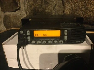 KENWOOD TK-8180H-K2 400-470 MHz UHF 45 Watt Two Way Radio with Mic - Picture 1 of 3