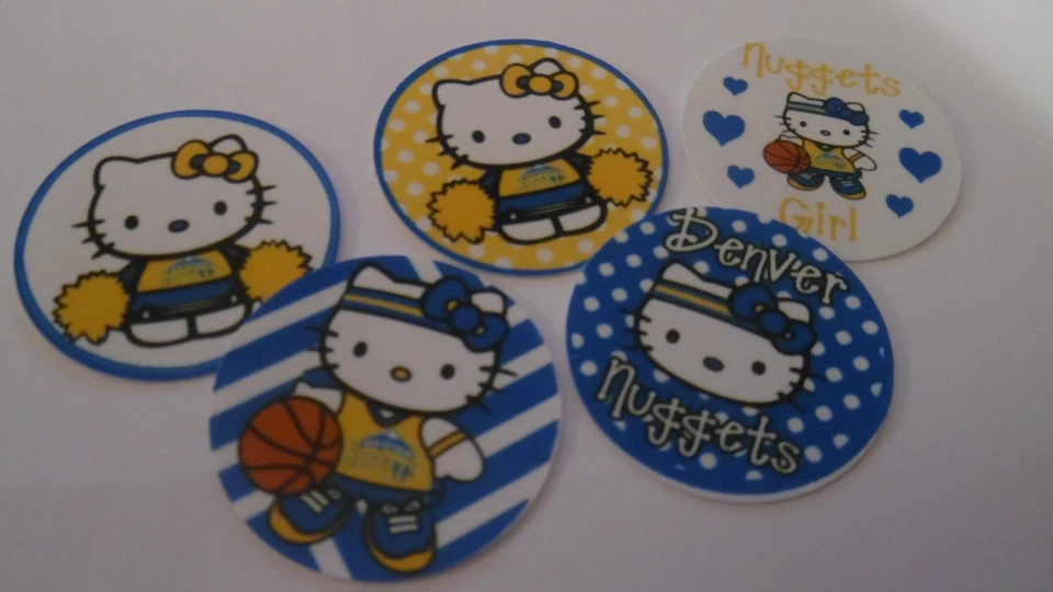 ¡Imágenes precortadas de tapa de botella de una pulgada! ¡I Hello Kitty Denver Nuggets envío gratuito! Foto 1 de 1