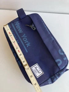 Herschel Supply Co. Chapter Travel Bag Pouch Purse 5L NAVY With Print Pre Owned - Picture 1 of 14
