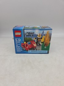 LEGO - 60000 - Fire Motorcycle - CITY - Fire - UNUSED - DAMAGED Box