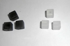 WÜRFEL 8x8 mm MATT WEISS o. SCHWARZ / FARBWAHL 20 Stück - Bild 1 von 1