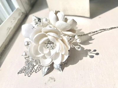 Белая цветочная шпилька с кристаллами и жемчугом Swarovski из серебра | ручная работа - Изображение 1 из 4