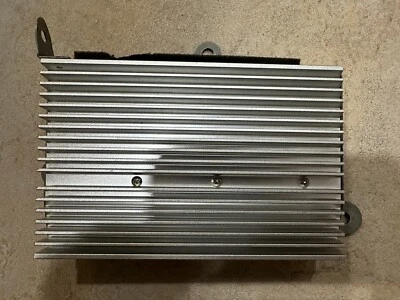 Amplificador Lexus LS400 1990-1992 Nakamichi montado en el maletero 86280-50020 Foto 1 de 4