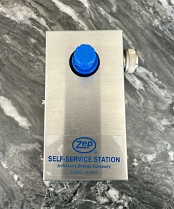 Zep 679501 Glass Cleaner Wall Mount 4"W ,7"H, 3”D - Picture 1 of 5