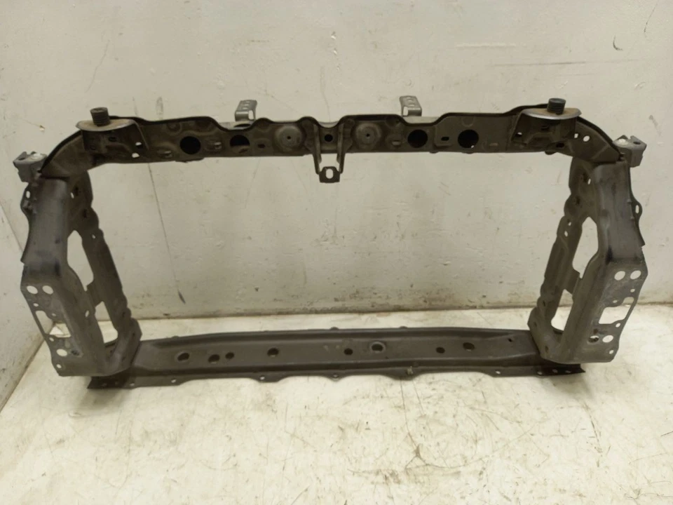 12 13 14 TOYOTA YARIS L RADIADOR CENTRAL NÚCLEO SOPORTE GRIS-1G3 Foto 1 de 4