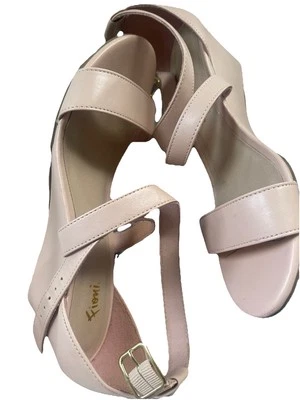 Shoes Fioni Womens Princess  Buckle Cross Strap Mid Wedge Sandal — 第 1/4 张图片