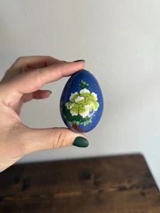 "Huevo decorativo floral cloisonné de latón de 3,5""" - Imagen 1 de 7