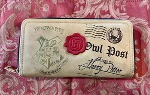 Harry Potter Hogwarts Acceptance Letter Women Zip Up Wallet - Picture 1 of 4