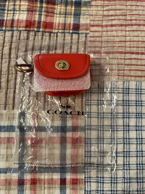 Monedero Coach pequeño carmesí nuevo con etiquetas Foto 1 de 4