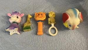 Lote de 5 juguetes chirriantes vintage-vaca, león, elefante, jirafa - Imagen 1 de 12