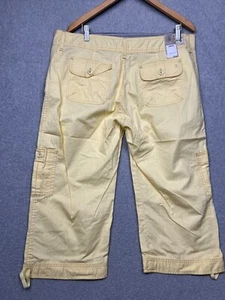Levis Capris Cargo Pants Misses Size 16 Lightweight Yellow Casual Outdoor Casual - Picture 1 of 12