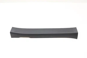 2023-2025 MAZDA CX-50 ALFÉIZAR DE PUERTA DELANTERA IZQUIERDA PLACA DE DESGASTE PANEL DE MOLDURA FABRICANTE DE EQUIPOS ORIGINALES VA4068720 - Imagen 1 de 16