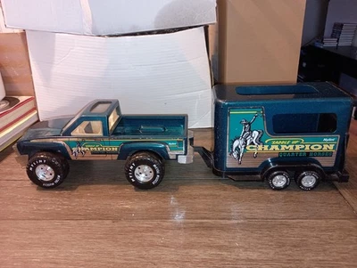Nylint Saddle Up Champion Quarter Horse Green Truck & Trailer- Vintage*See Pics* - Image 1 of 4