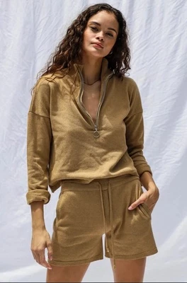 Jen's Pirate Booty Chill Out Sweatshirt & Shorts Set In Keystone Tan Size XS Foto 1 de 4