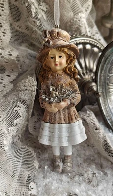 Winterkind Weihnachten Mädchen Hut Blumen Hänger 5x4x12cm Clayre & Eef - Bild 1 von 2