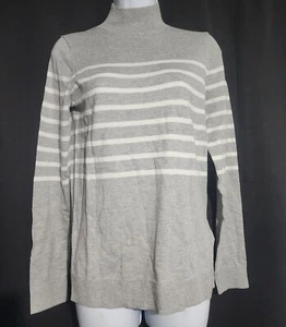 Suéter pequeño gris cuello falso Amazon Essentials - Imagen 1 de 3