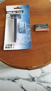 Paquete de viaje de afeitadora de seguridad DE de doble filo - Imagen 1 de 2