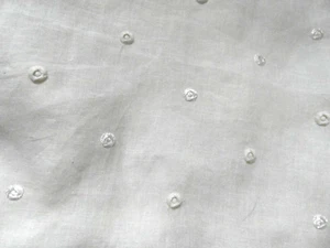gorgeous bud/spotted all over Italian cream linen pc 40 x 40 cm - Picture 1 of 2