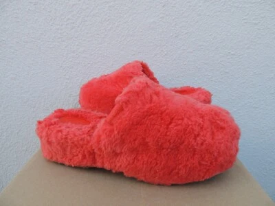 UGG ROJO CORRIENTE FUZZ AZÚCAR ZUECO PIEL SINTÉTICA PELUSA ZAPATILLAS, MUJER US 7/ EUR 38 ~ NUEVO EN CAJA Foto 1 de 4