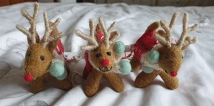 FELT REINDEER CHRISTMAS DECORATIONS X 3 NWTS - Picture 1 of 3