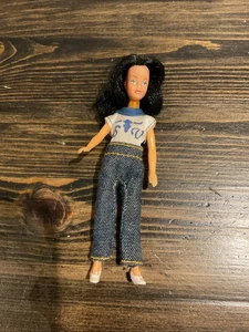 Vintage 1981 Toy Time Kunststoff Puppenhaus Figur Mädchen Puppe 4 1/4" groß - Bild 1 von 14